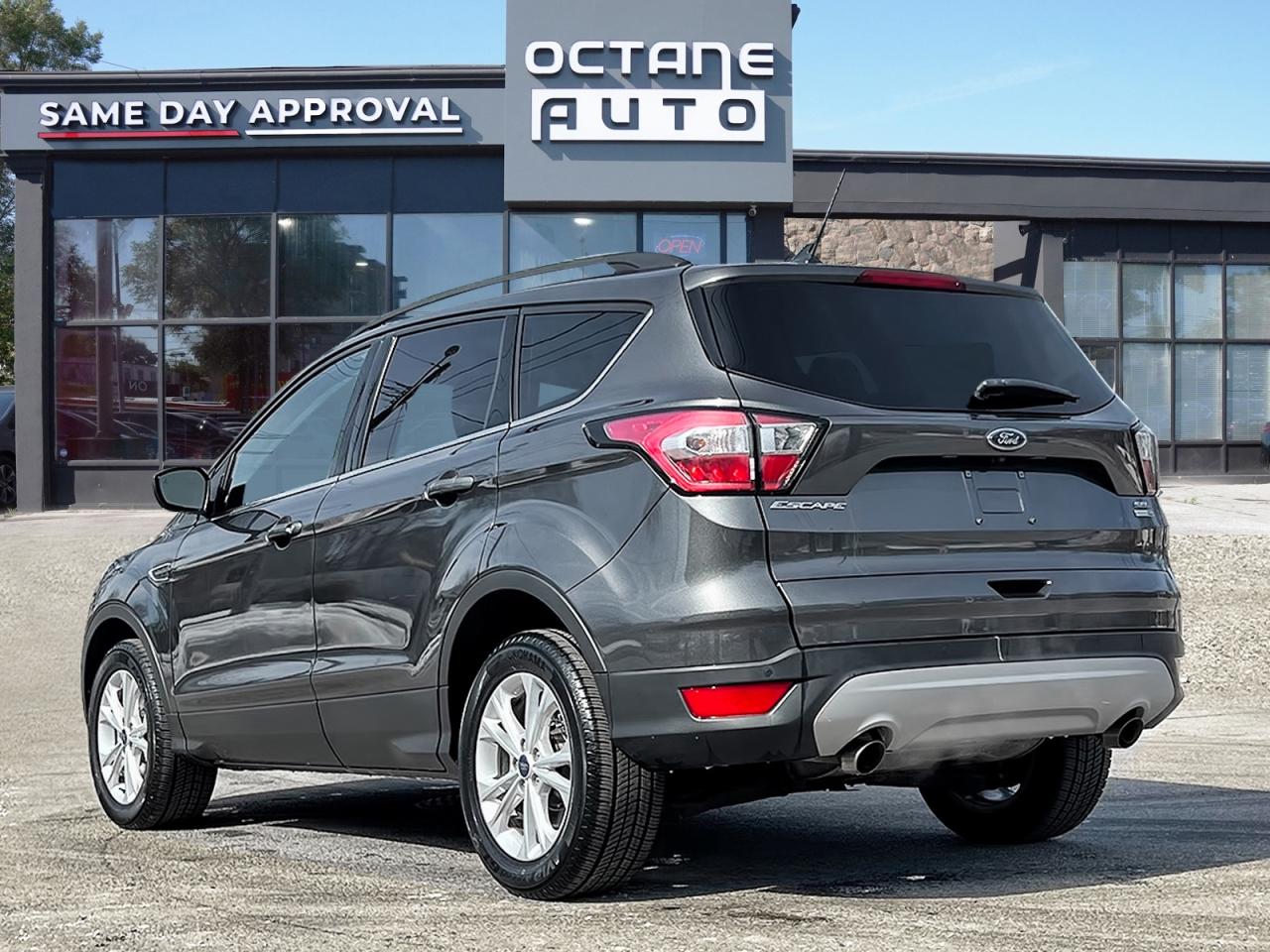 2018 Ford Escape SEL 4WD Photo3