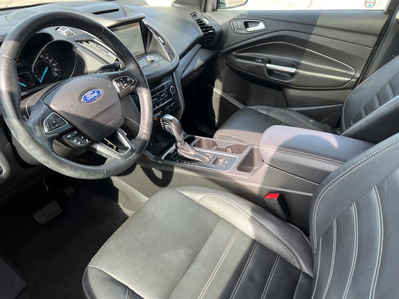 2018 Ford Escape SEL 4WD - Photo #17