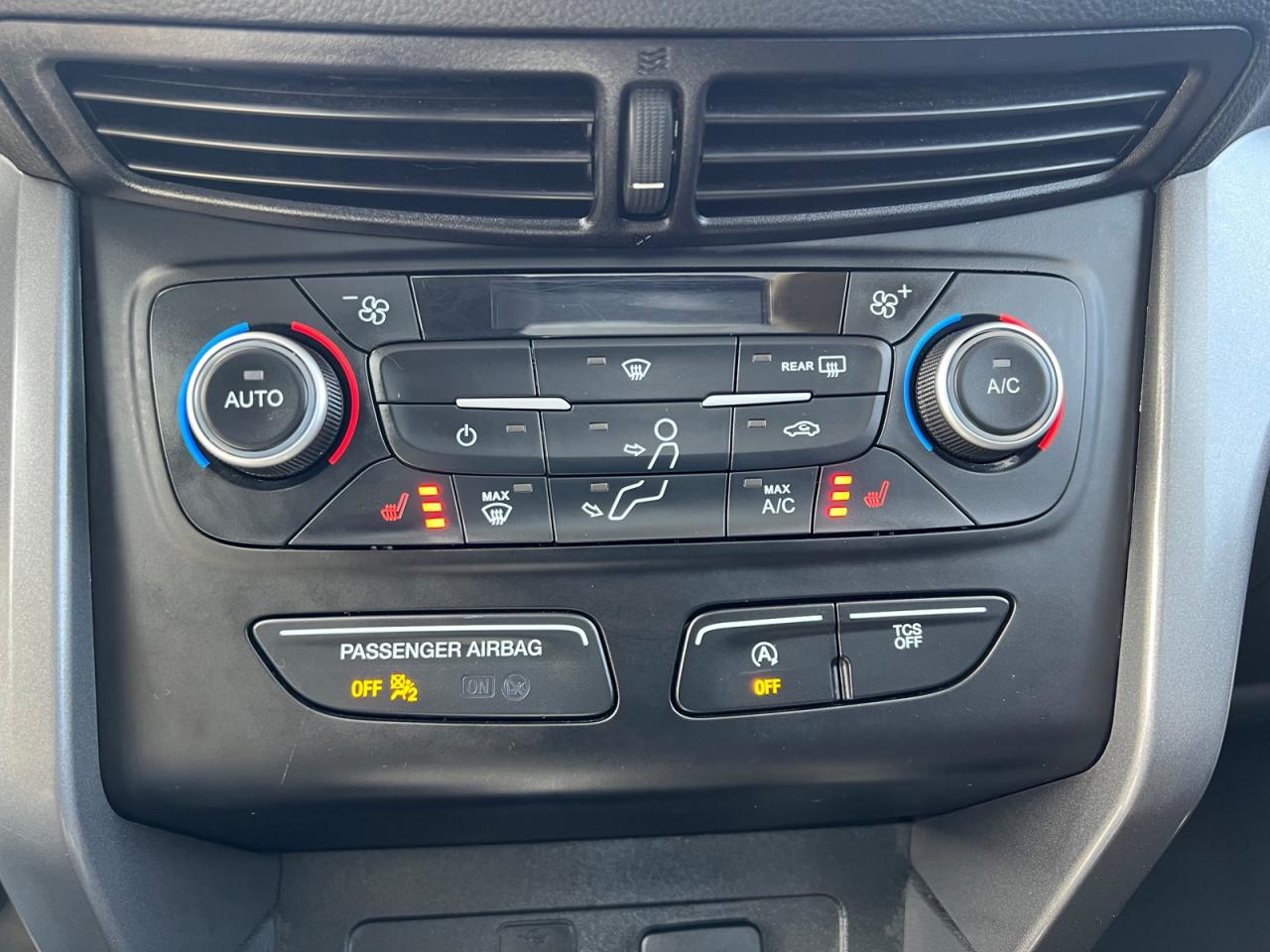 2018 Ford Escape SEL 4WD - Photo #27