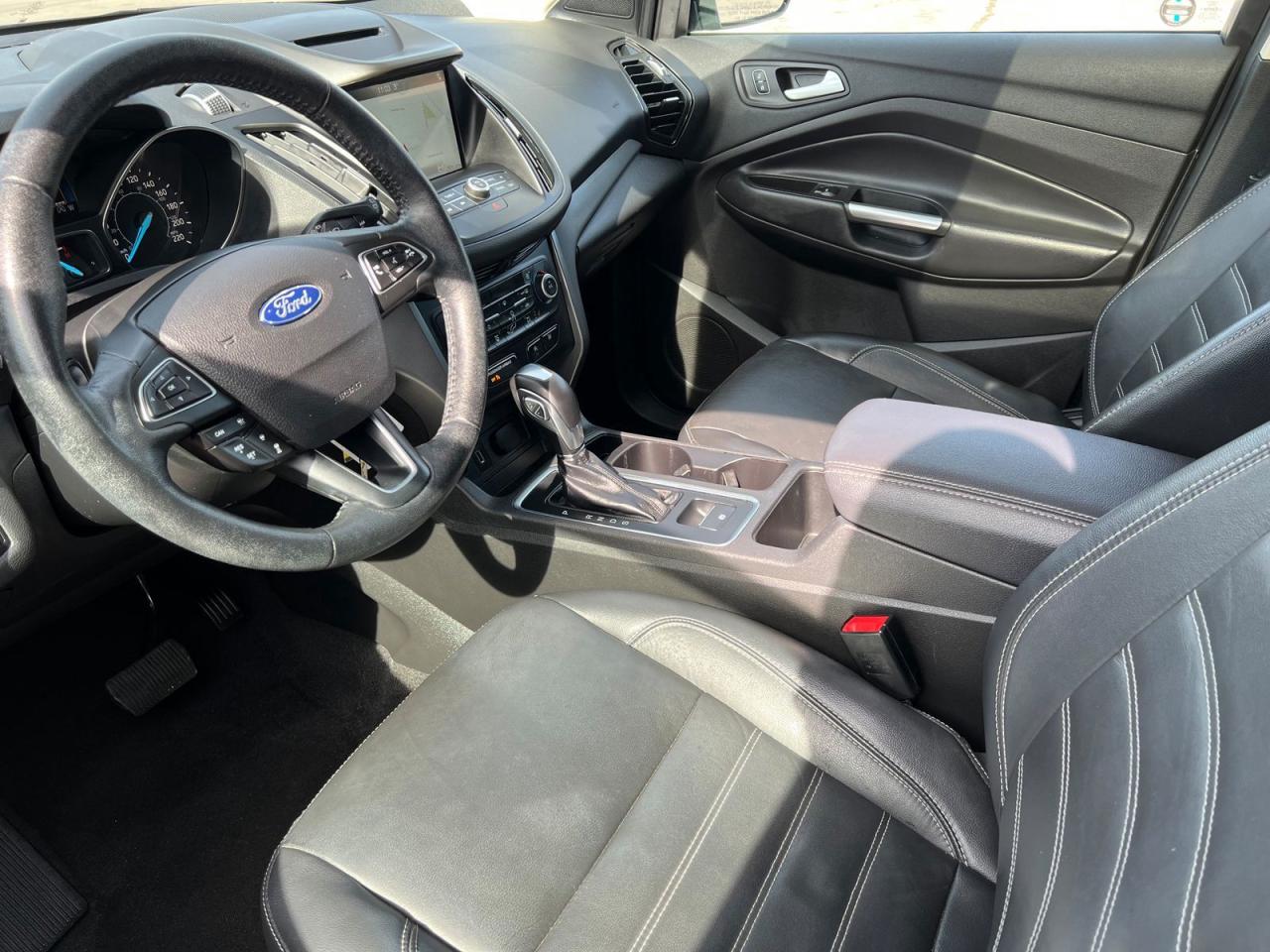 2018 Ford Escape SEL 4WD - Photo #17