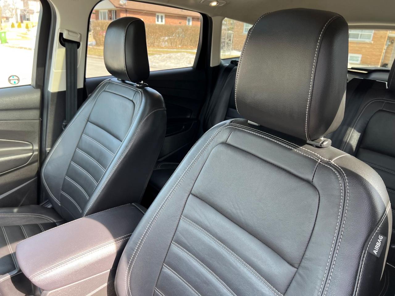 2018 Ford Escape SEL 4WD - Photo #18