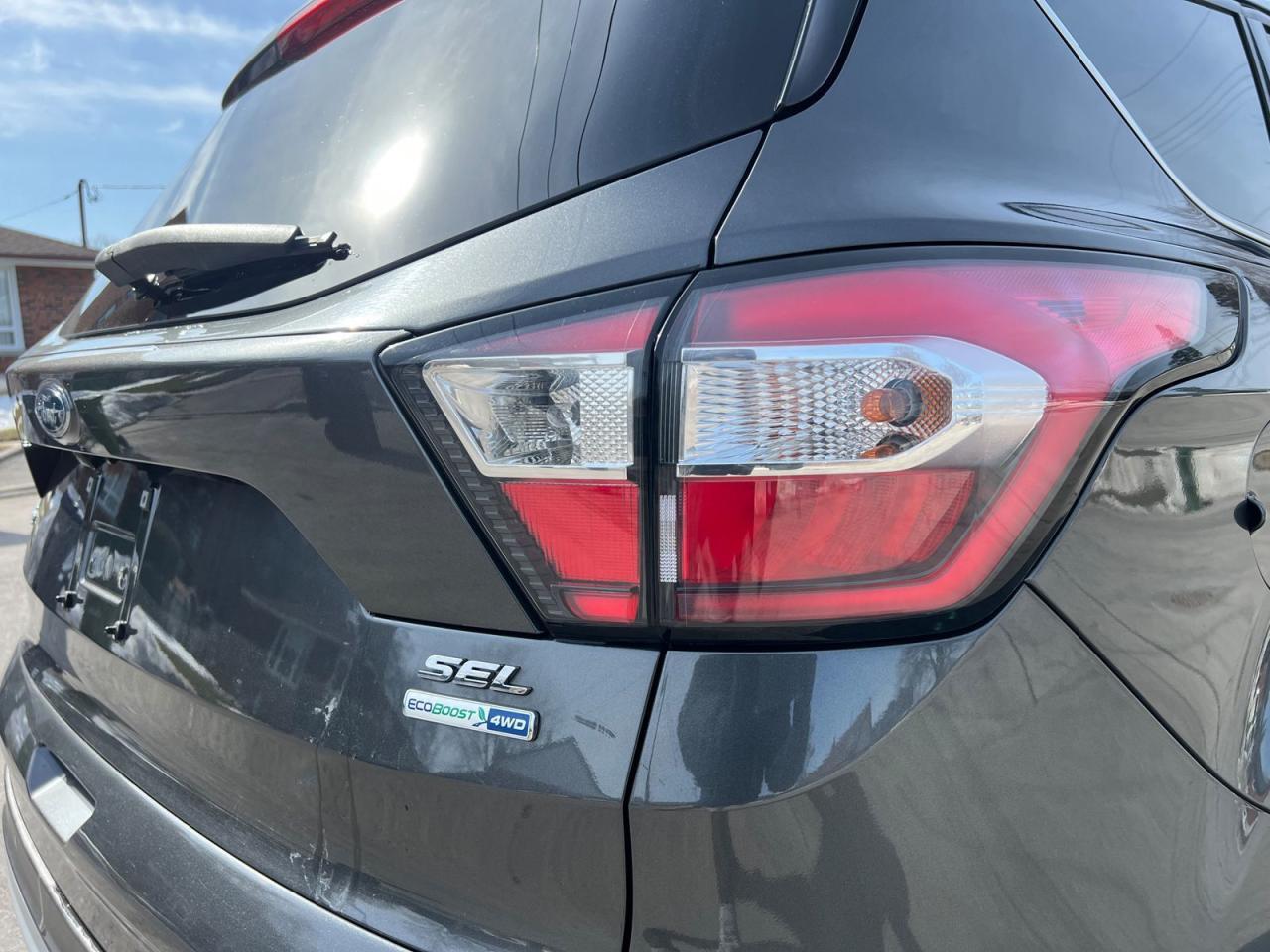 2018 Ford Escape SEL 4WD - Photo #9