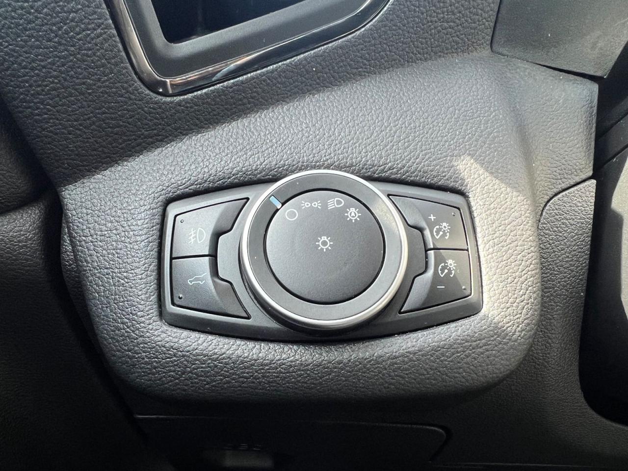 2018 Ford Escape SEL 4WD - Photo #22