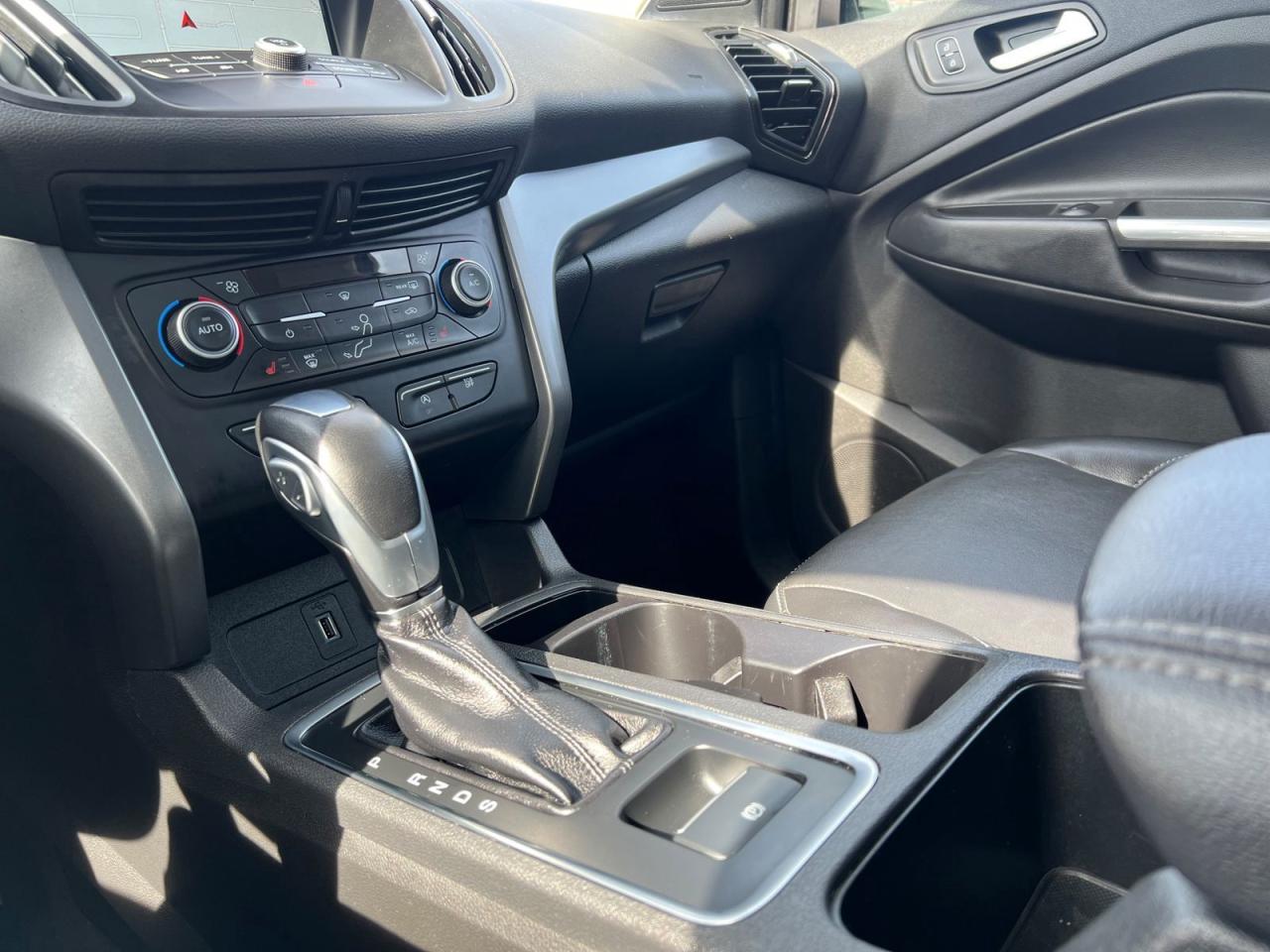 2018 Ford Escape SEL 4WD - Photo #25