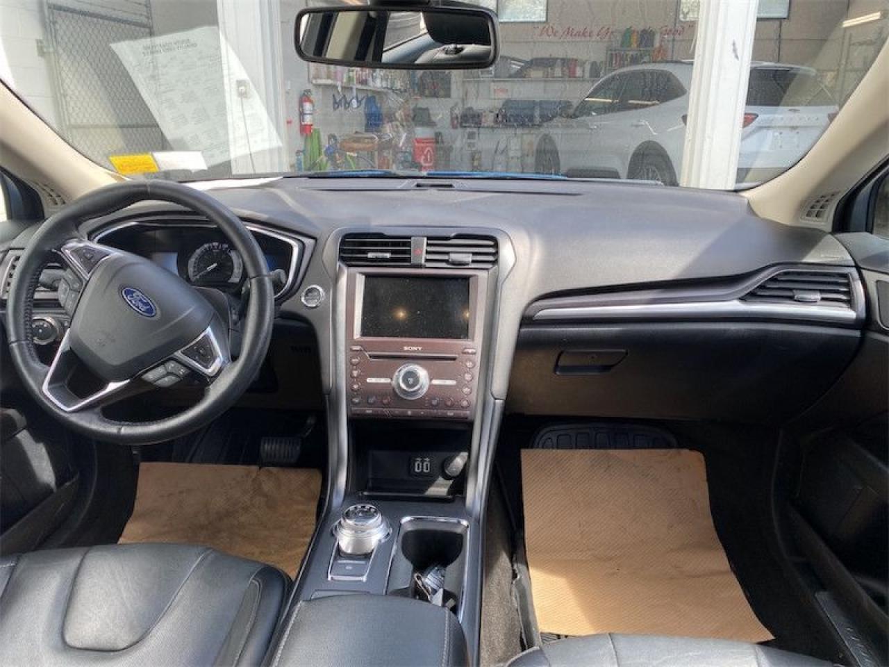 2020 Ford Fusion Hybrid Titanium  - Leather Seats Photo5
