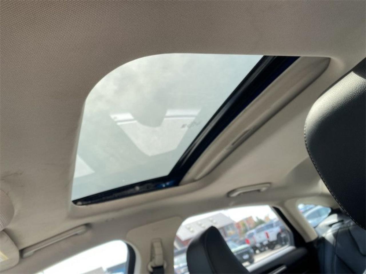 2020 Ford Fusion Hybrid Titanium  - Leather Seats Photo5