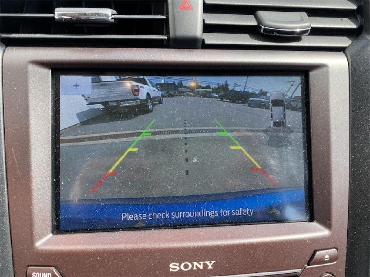 2020 Ford Fusion Hybrid Titanium  - Leather Seats Photo5