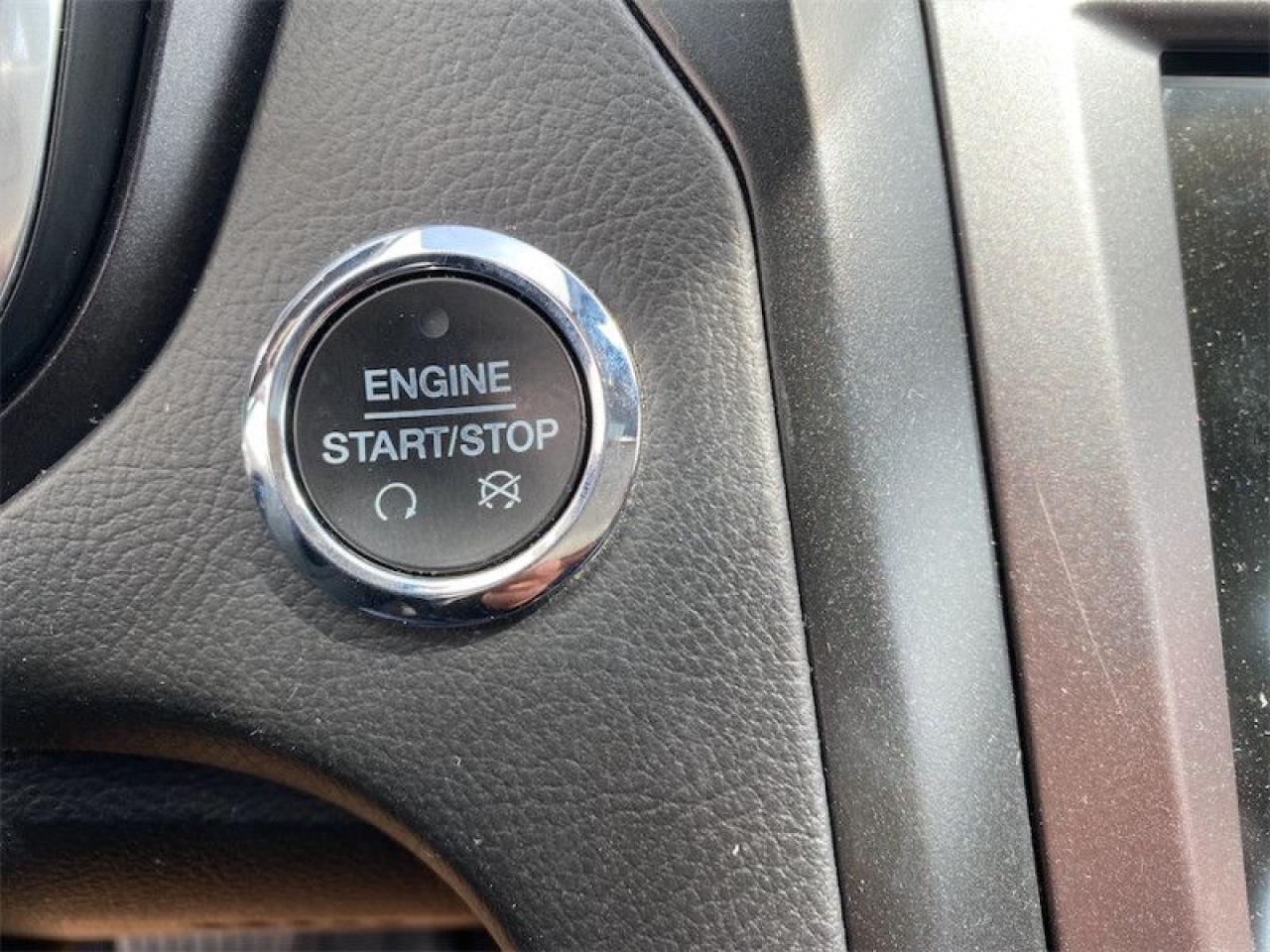 2020 Ford Fusion Hybrid Titanium  - Leather Seats Photo5