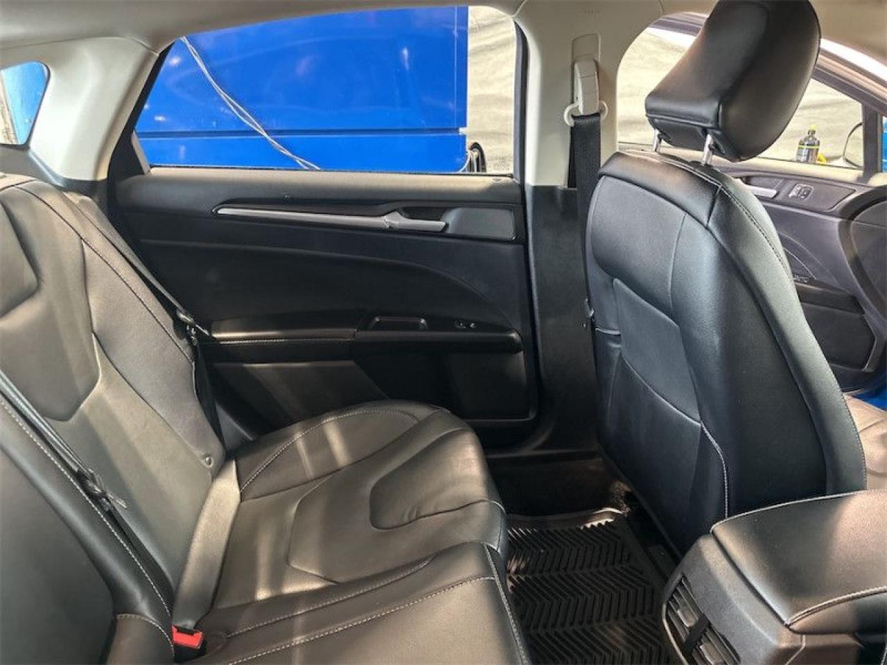 2020 Ford Fusion Hybrid Titanium  - Leather Seats Photo5