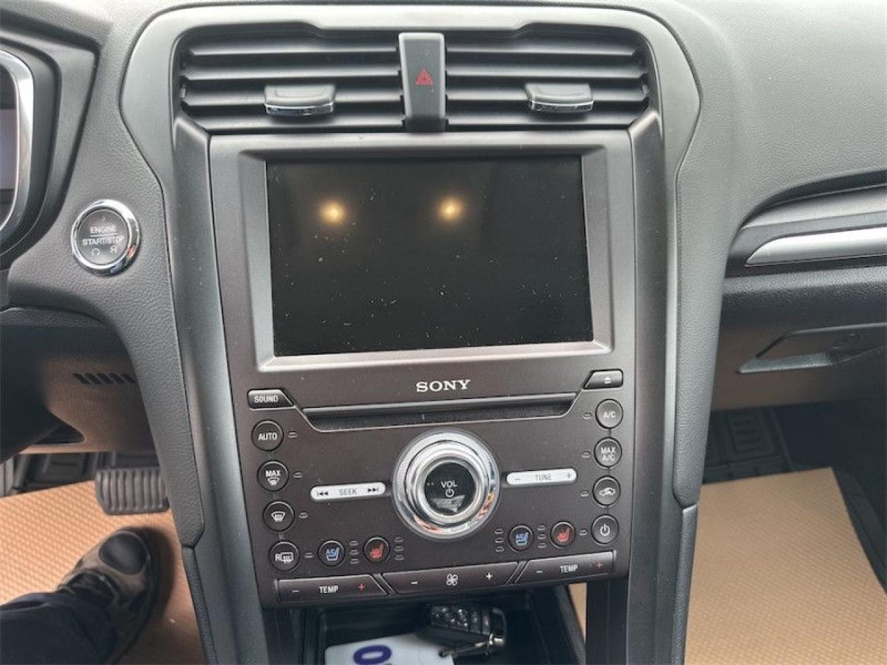 2020 Ford Fusion Hybrid Titanium  - Leather Seats Photo5