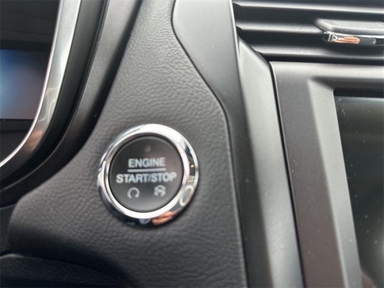 2020 Ford Fusion Hybrid Titanium  - Leather Seats Photo5