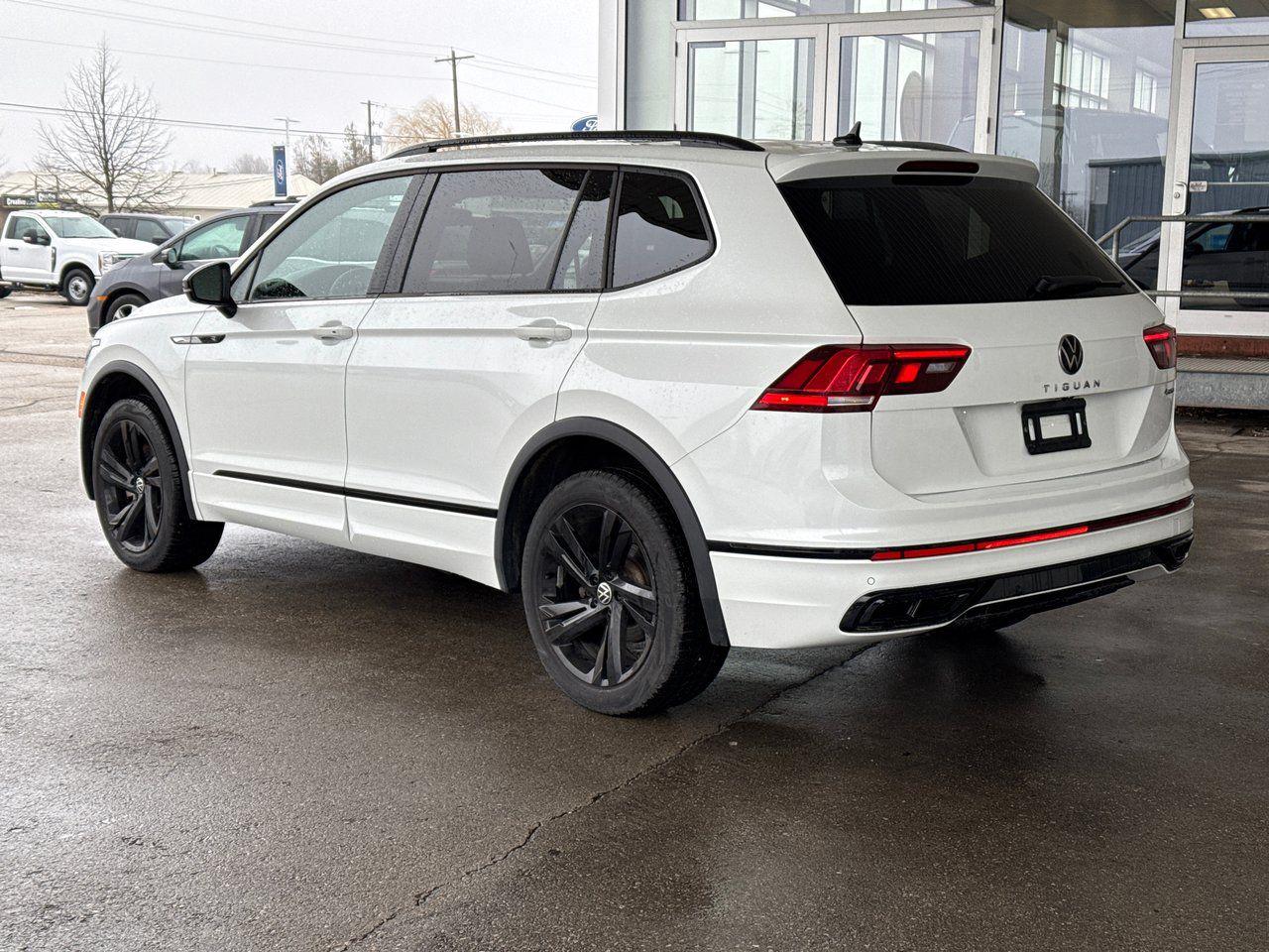 2024 Volkswagen Tiguan  - Photo #5