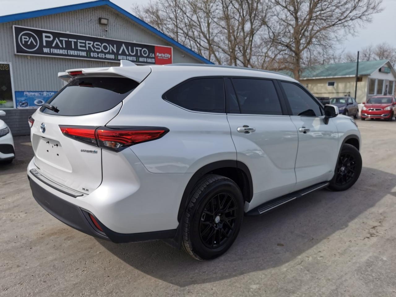 2023 Toyota Highlander HYBRID AWD - Photo #5