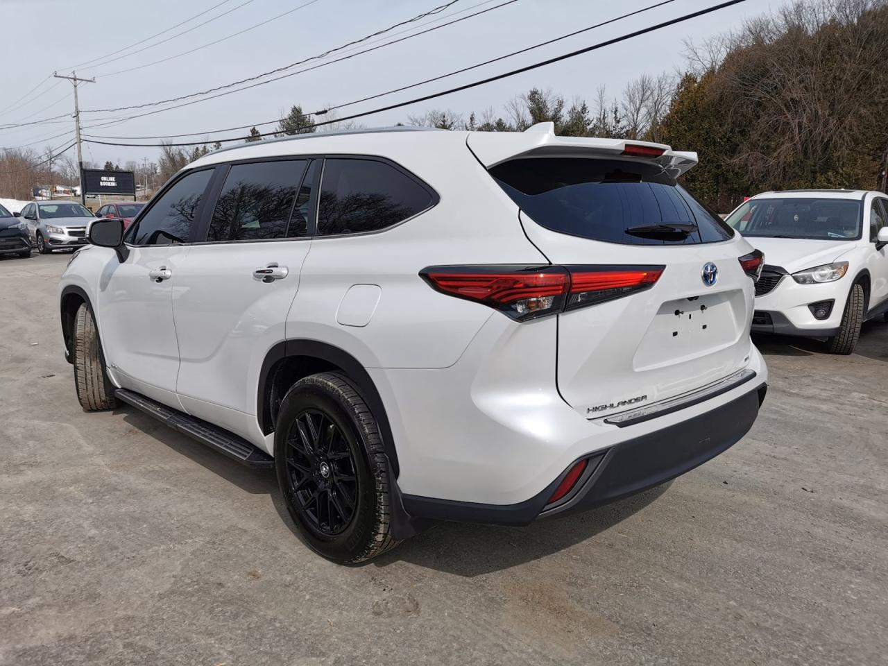 2023 Toyota Highlander HYBRID AWD - Photo #3