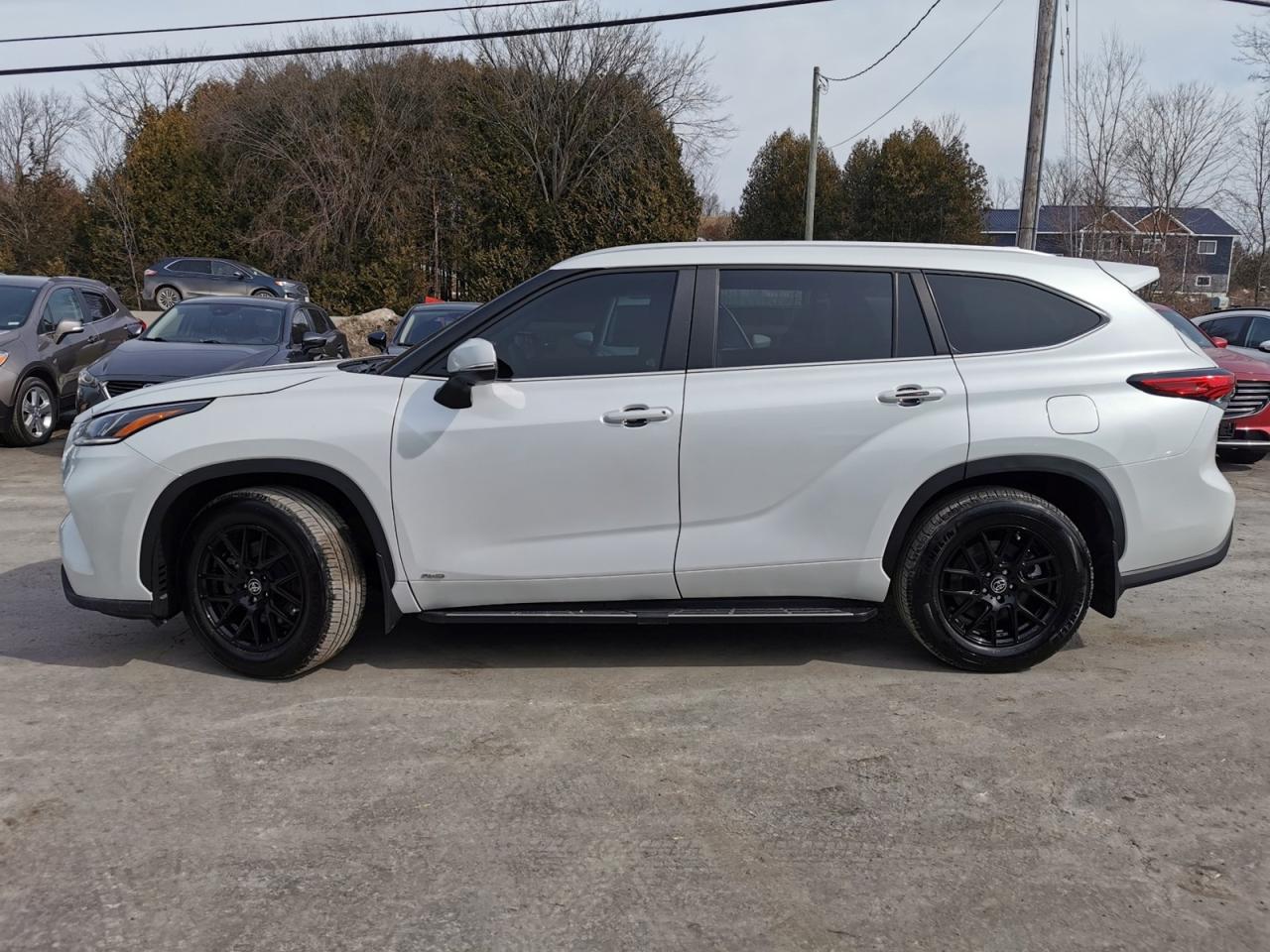 2023 Toyota Highlander HYBRID AWD - Photo #2