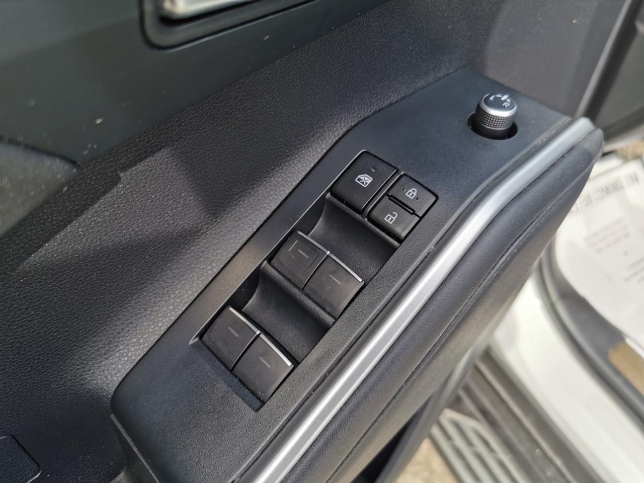 2023 Toyota Highlander HYBRID AWD - Photo #9