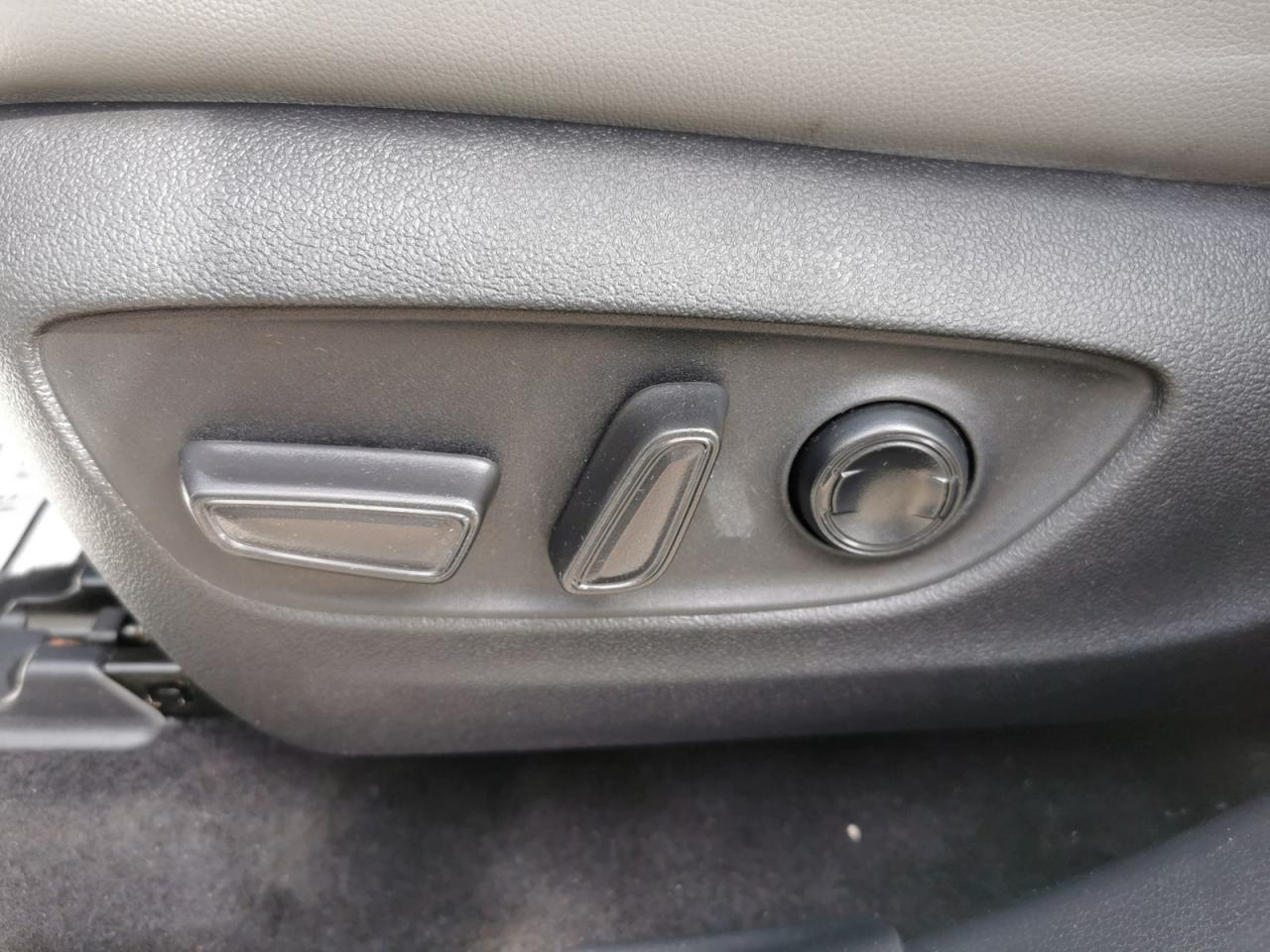 2023 Toyota Highlander HYBRID AWD - Photo #11