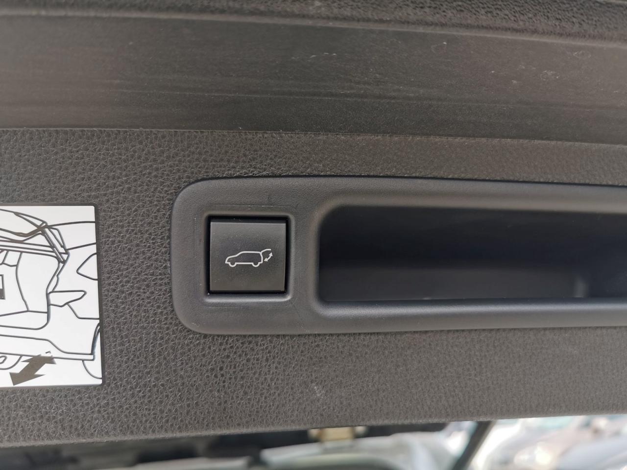 2023 Toyota Highlander HYBRID AWD - Photo #21
