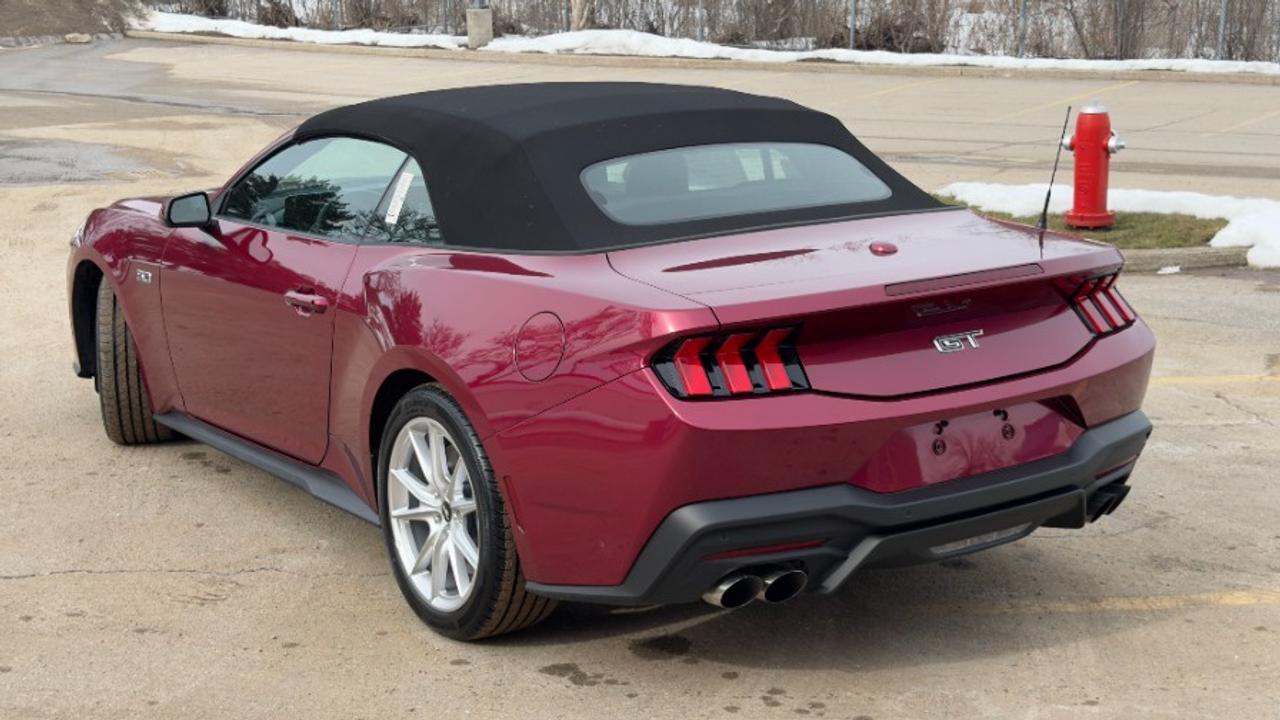 2025 Ford Mustang GT Premium Convertible Photo