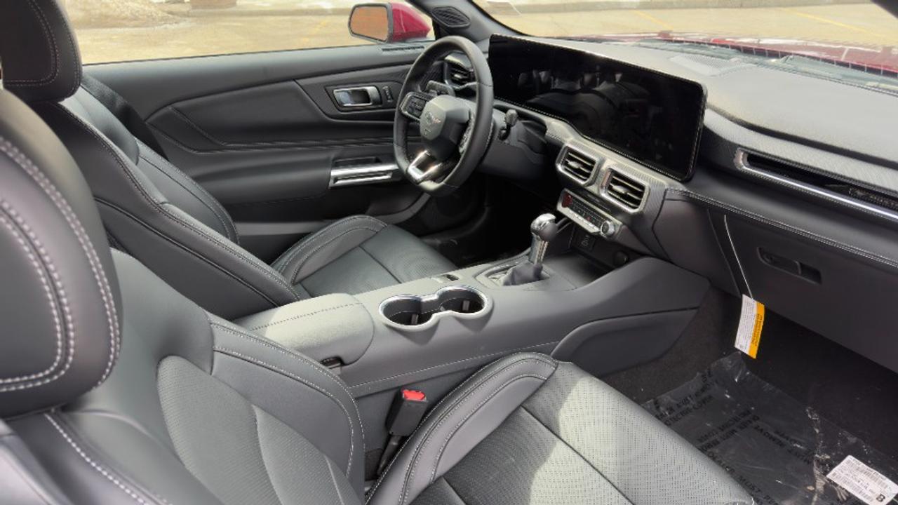 2025 Ford Mustang GT Premium Convertible Photo