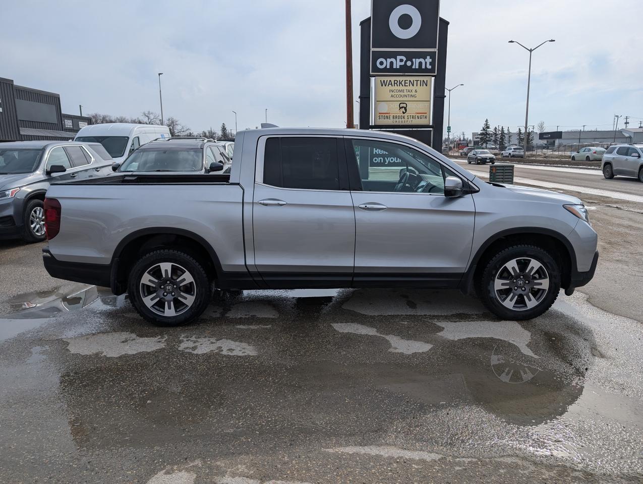 2017 Honda Ridgeline TOURING | Leather | Cooled Seats | Sunroof - Photo #3
