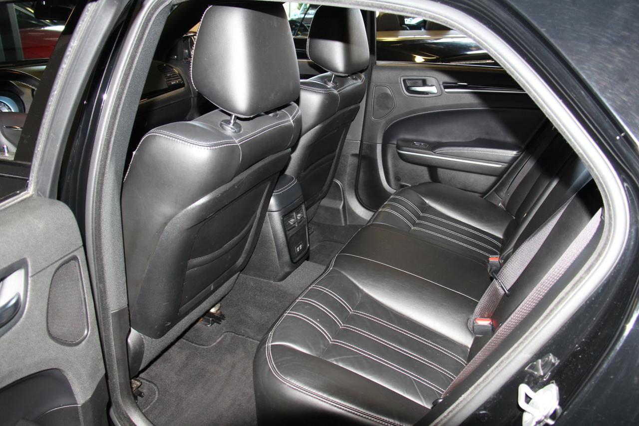 2022 Chrysler 300 300S AWD - Photo #7