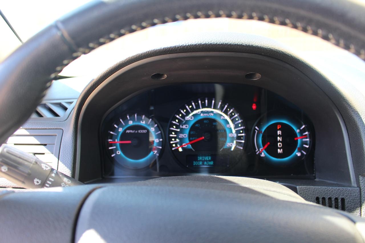 2012 Ford Fusion 4dr Sdn SEL AWD - Photo #4