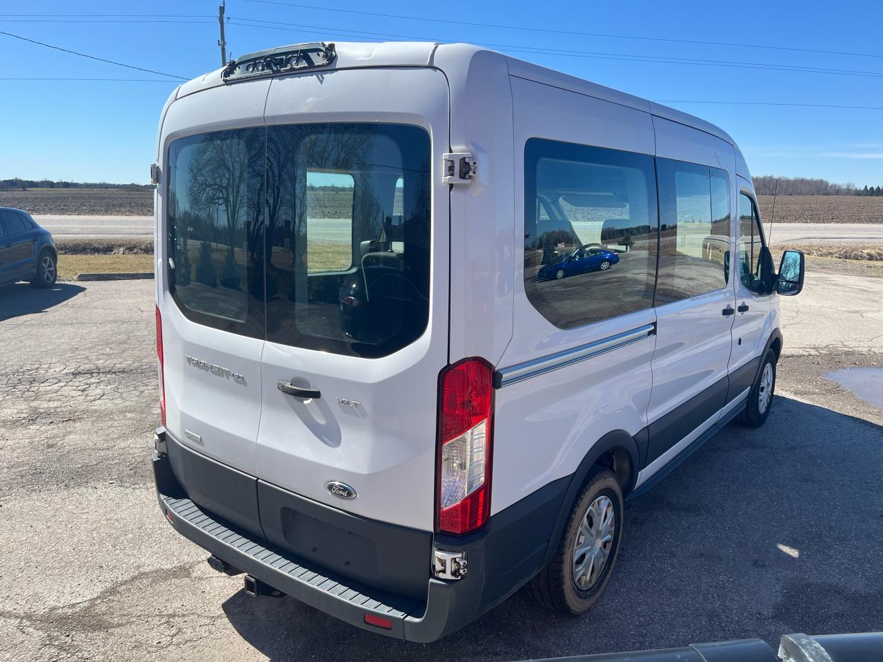 2018 Ford Transit XLT | 8 PASSENGER | Cruise Control | Rear Climate Control - Photo #5