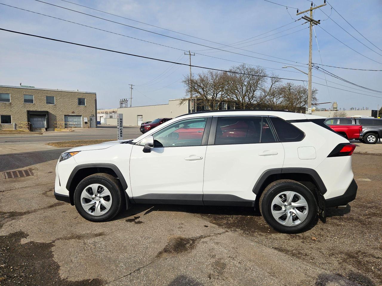 2021 Toyota RAV4 LE - Photo #4