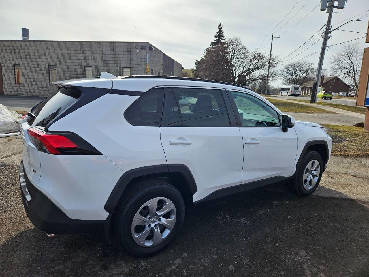 2021 Toyota RAV4 LE - Photo #6