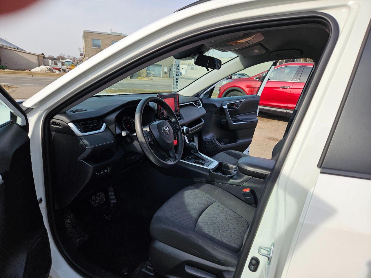 2021 Toyota RAV4 LE - Photo #9