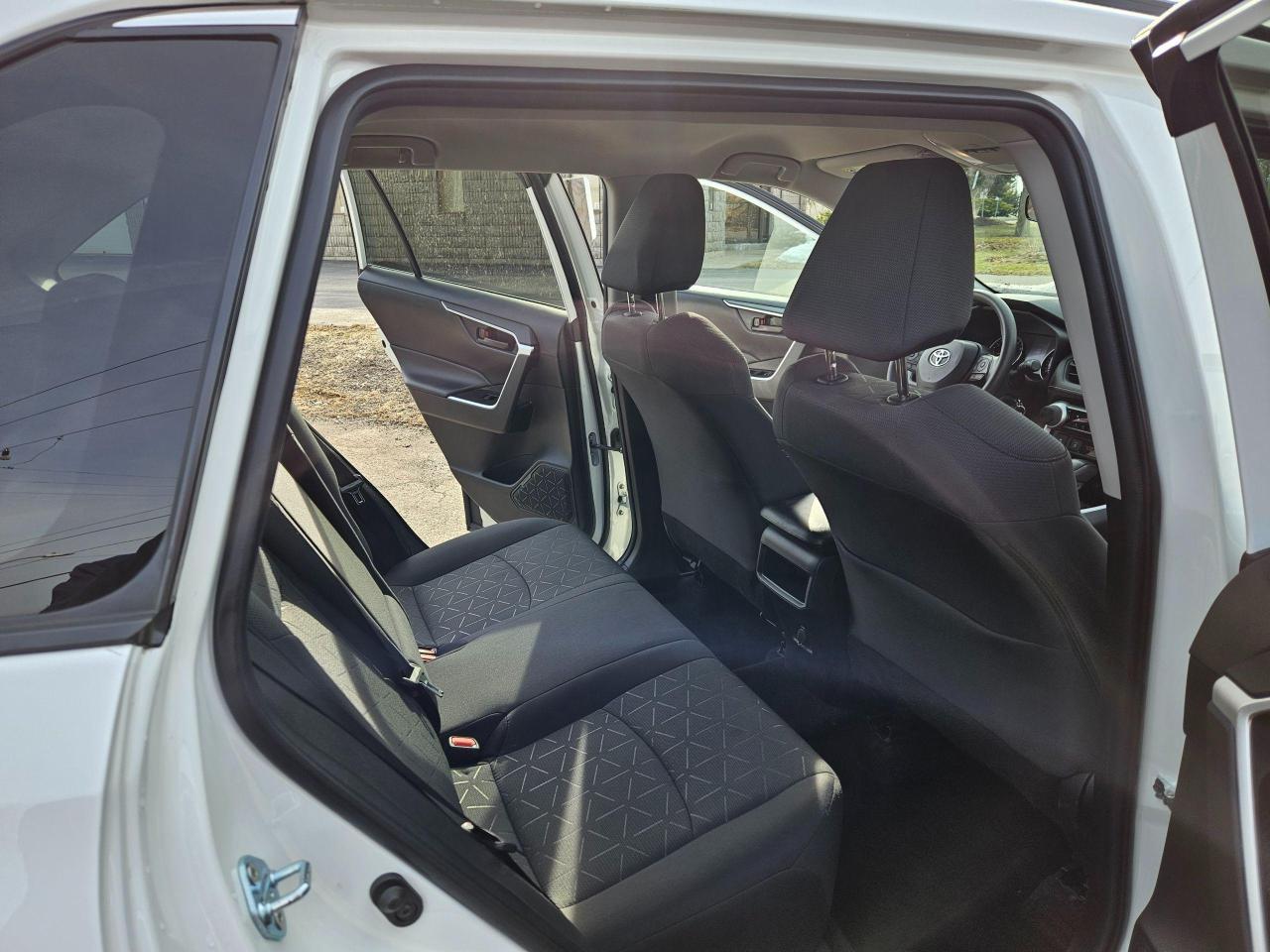 2021 Toyota RAV4 LE - Photo #13