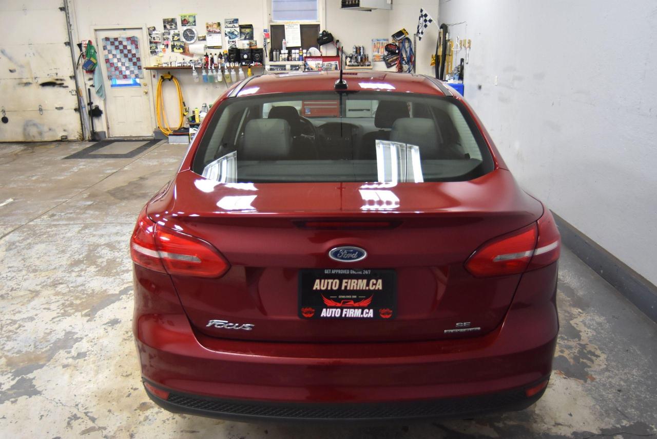 2016 Ford Focus SE - Photo #6