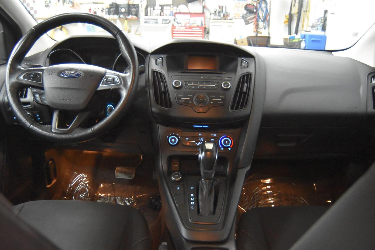 2016 Ford Focus SE - Photo #13