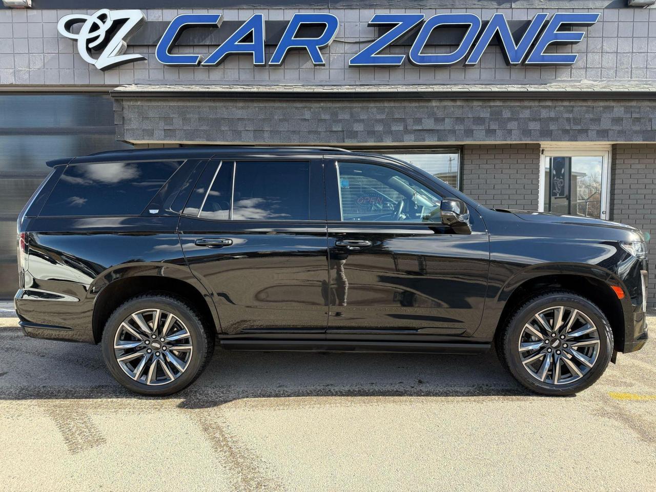 2023 Cadillac Escalade Sport Platinum w/ SUPER CRUISE - Photo #2