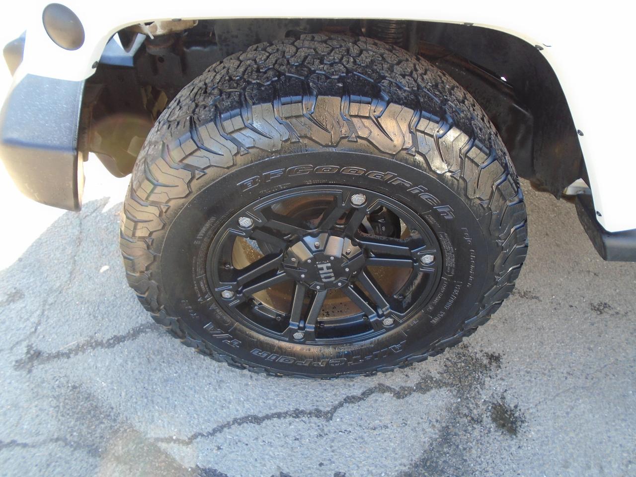 2013 Jeep Wrangler SAHARA/ 6SPD / SOFT TOP / UPGRADED WHEELS / CLEAN/ - Photo #14