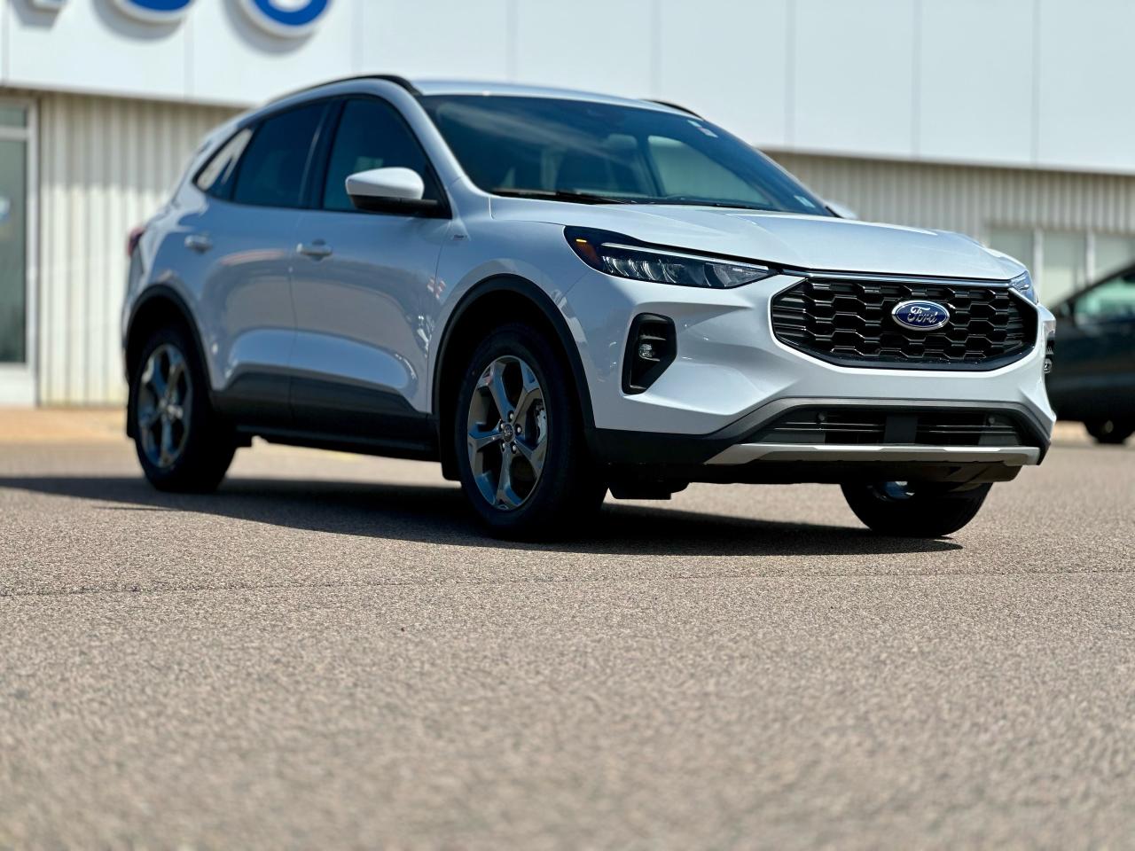 2025 Ford Escape ST-Line Select AWD Photo2