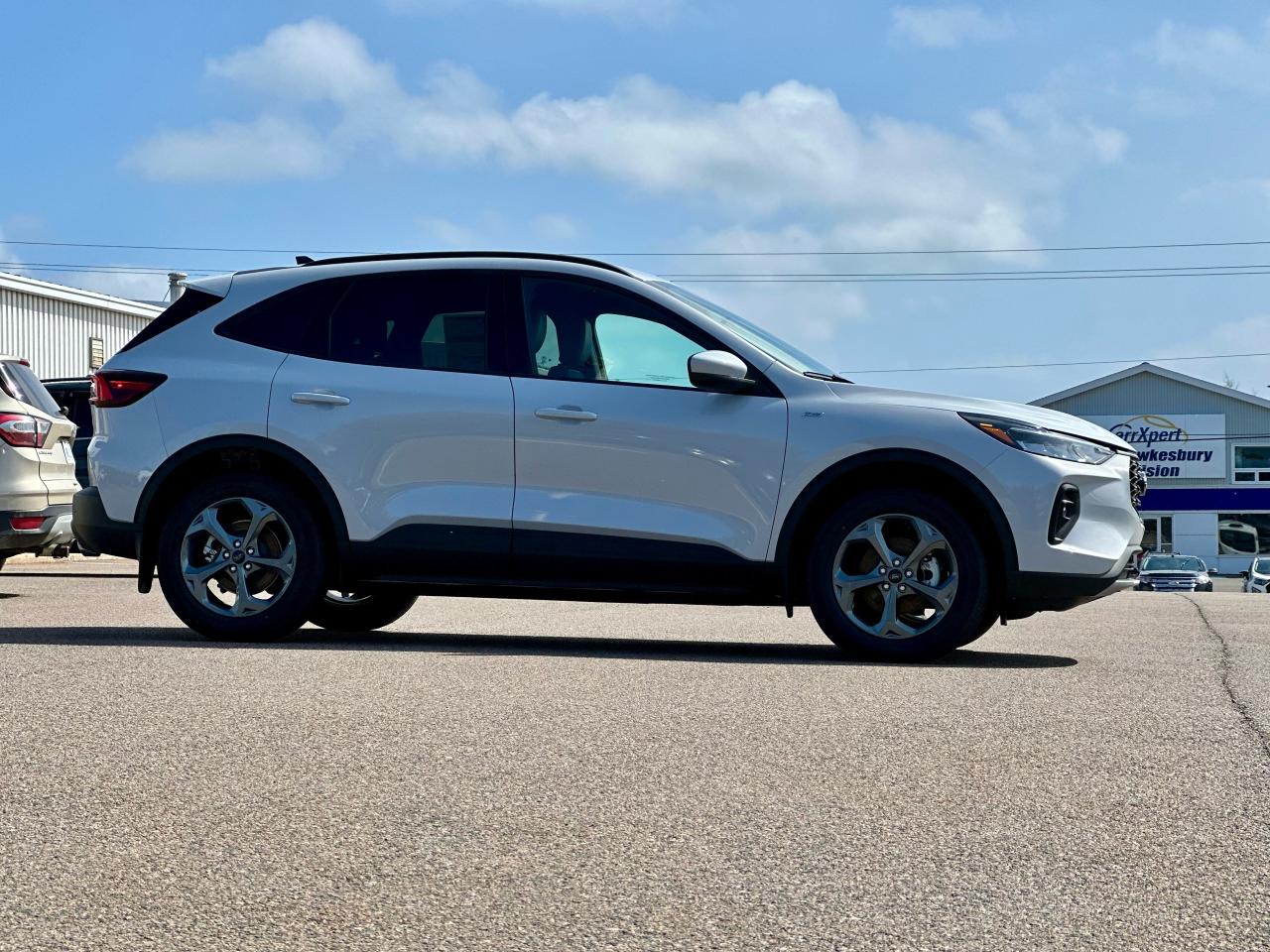 2025 Ford Escape ST-Line Select AWD Photo3
