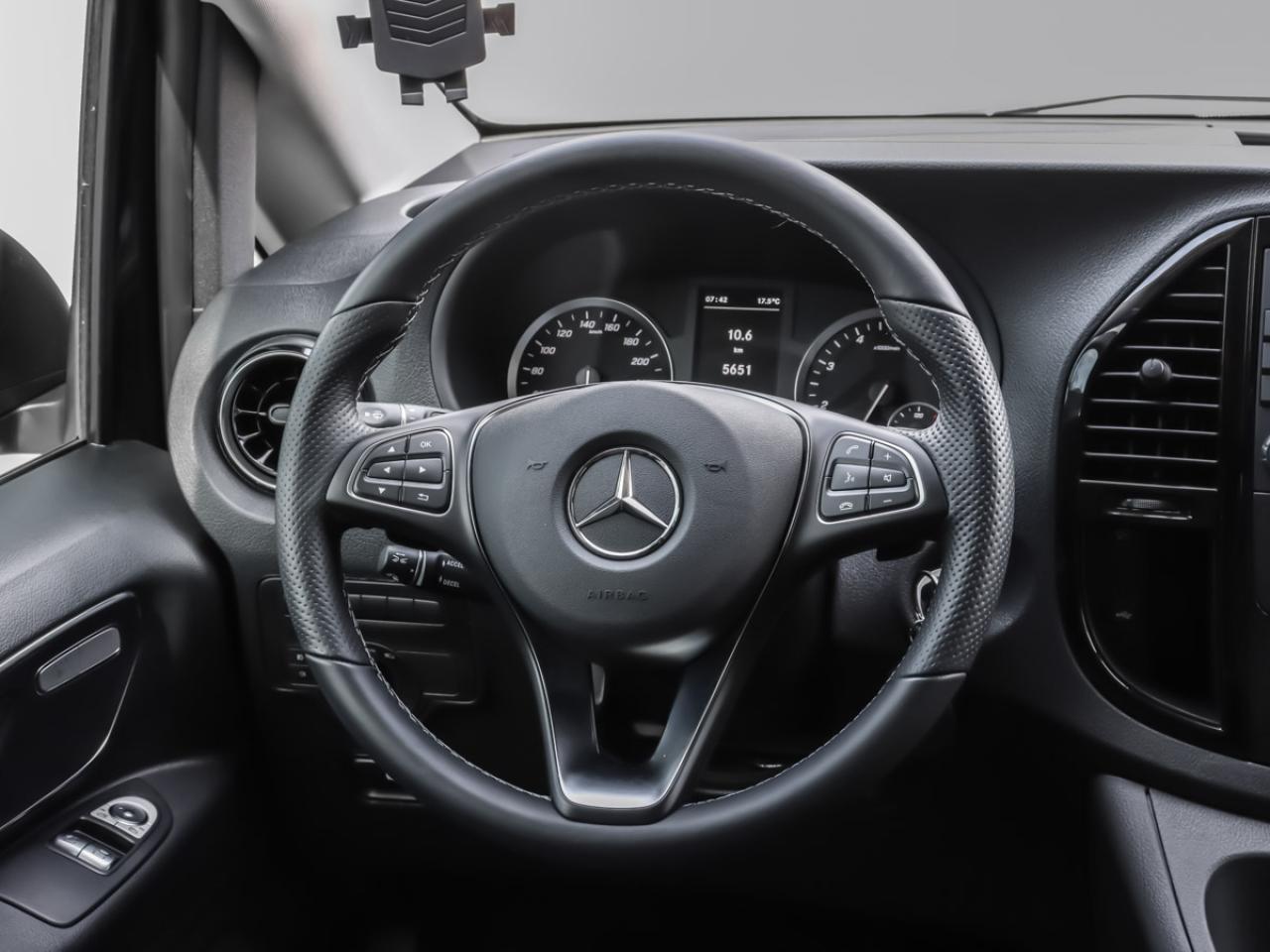 2023 Mercedes-Benz Metris 126" WB  PASSENGER VAN - Photo #21