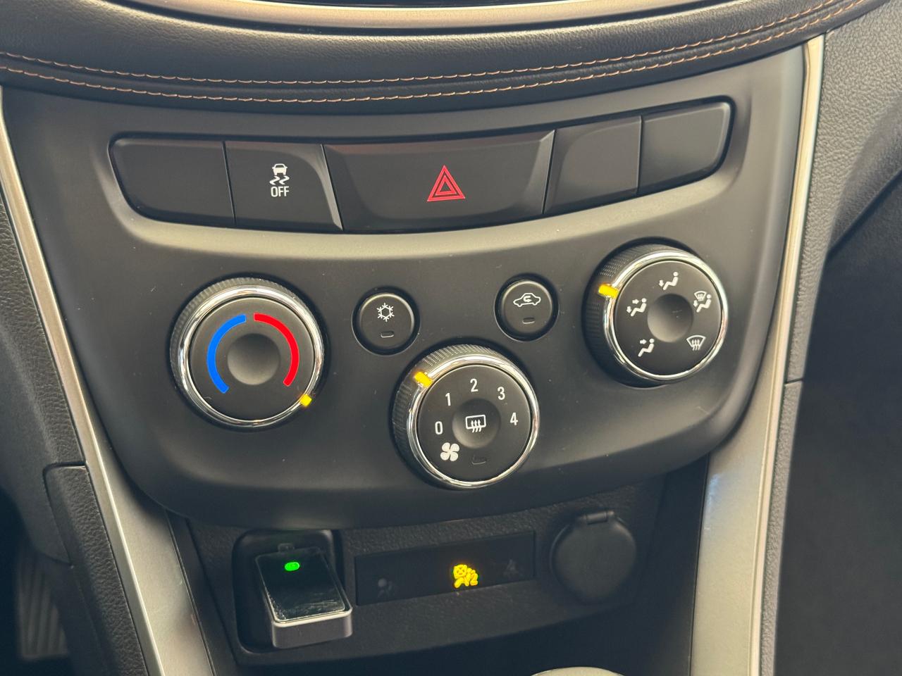 2017 Chevrolet Trax LT+BOSE Sound+Roof+Leather+BlindSpot+ACCIDENT FREE - Photo #33