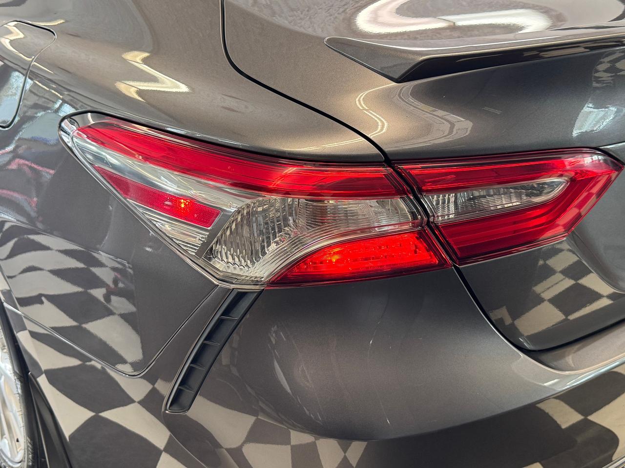 2018 Toyota Camry SE+New Tires+Brakes+Adaptive Cruise+CLEAN CARFAX Photo