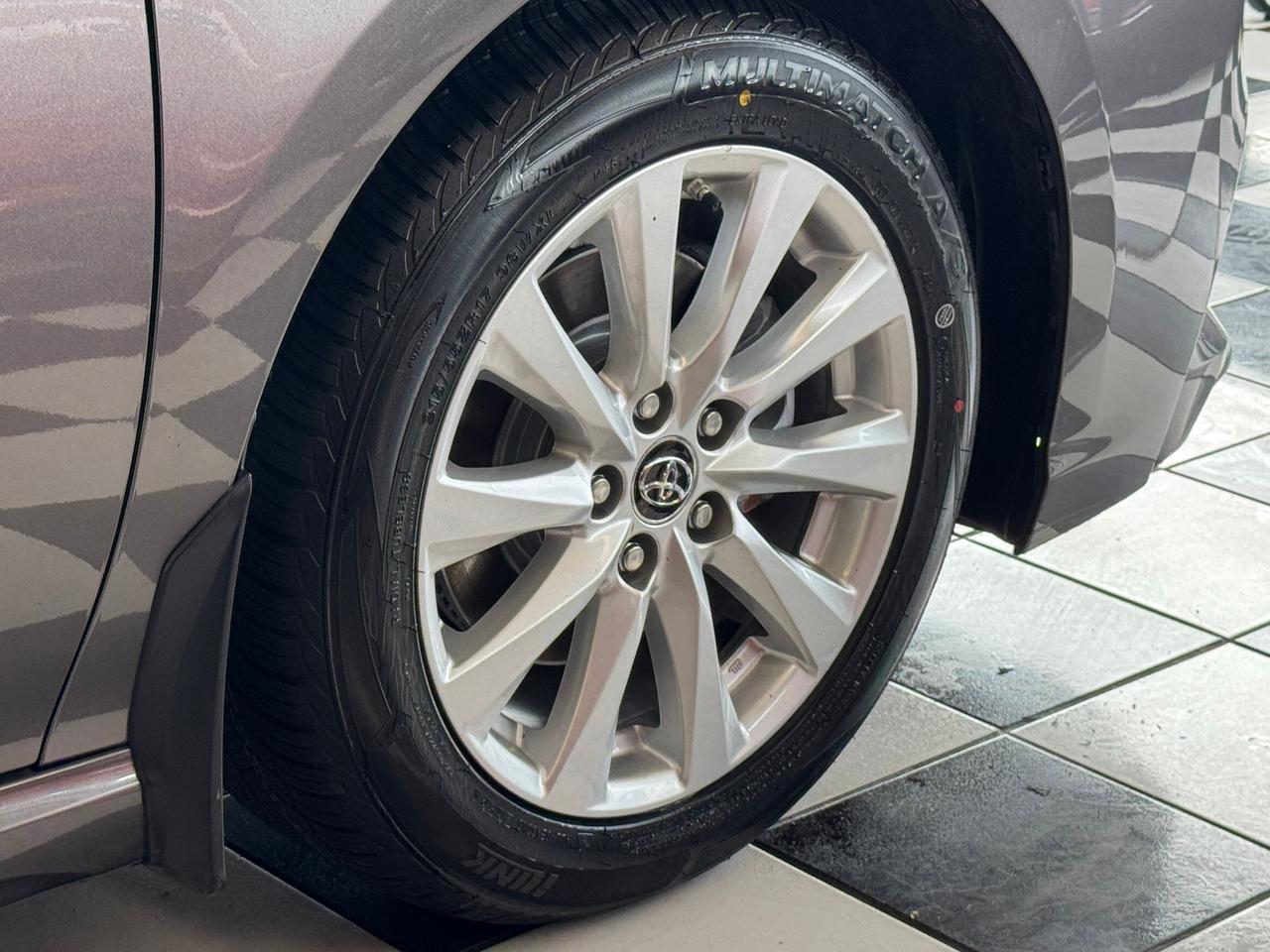 2018 Toyota Camry SE+New Tires+Brakes+Adaptive Cruise+CLEAN CARFAX Photo