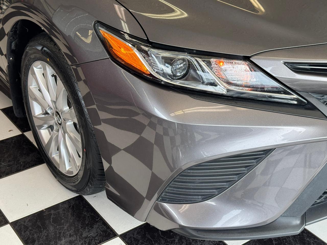 2018 Toyota Camry SE+New Tires+Brakes+Adaptive Cruise+CLEAN CARFAX Photo