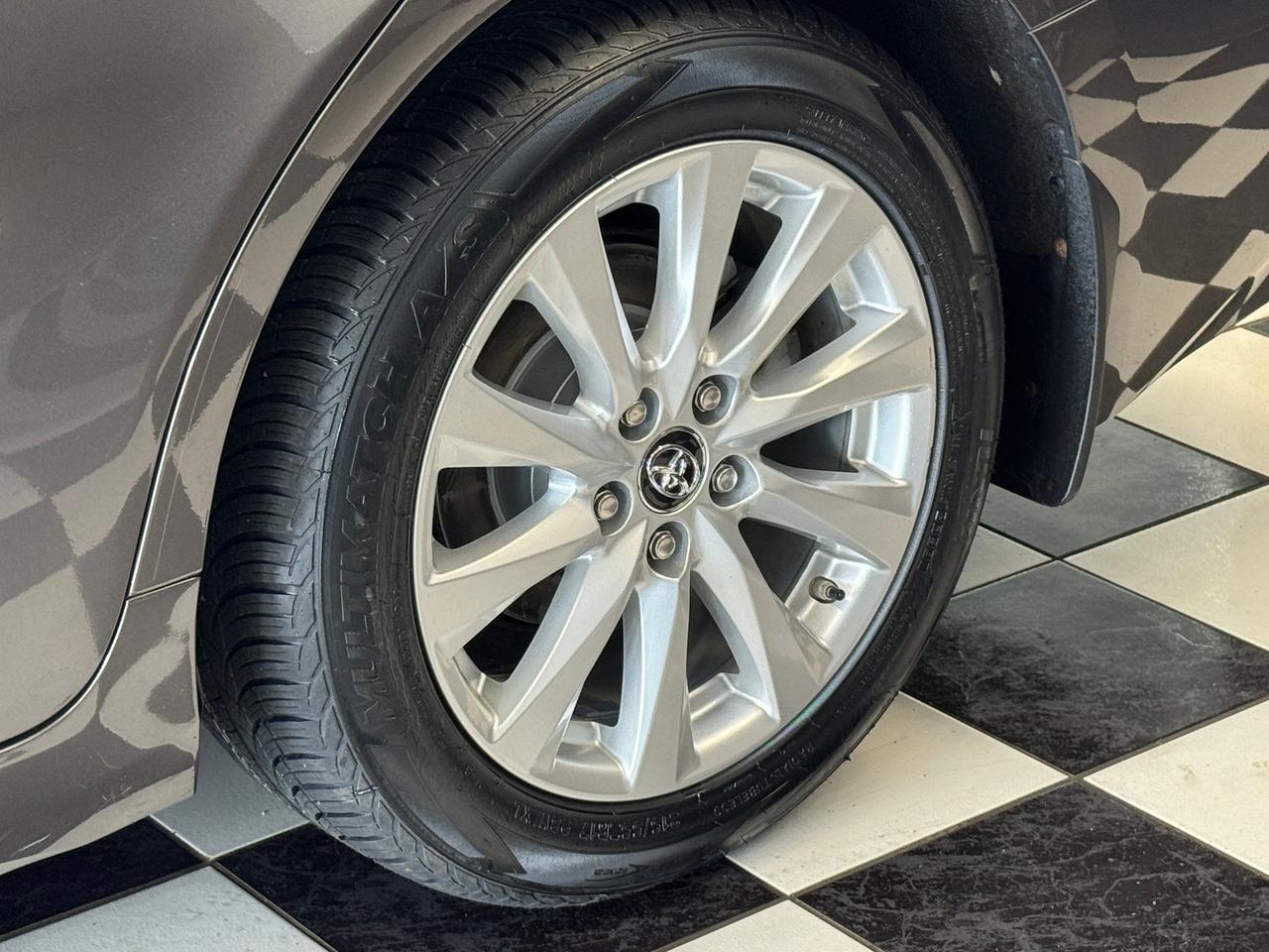 2018 Toyota Camry SE+New Tires+Brakes+Adaptive Cruise+CLEAN CARFAX Photo