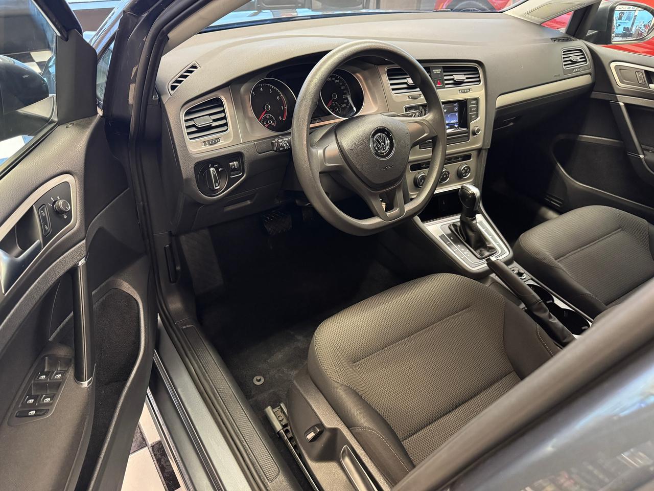 2017 Volkswagen Golf Trendline+Camera+Heated Seats+A/C+CLEAN CARFAX Photo