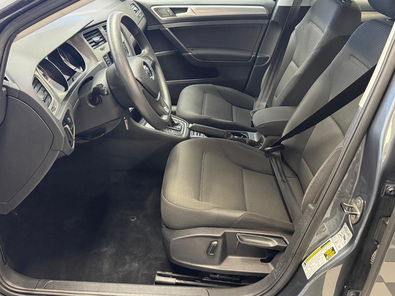 2017 Volkswagen Golf Trendline+Camera+Heated Seats+A/C+CLEAN CARFAX Photo