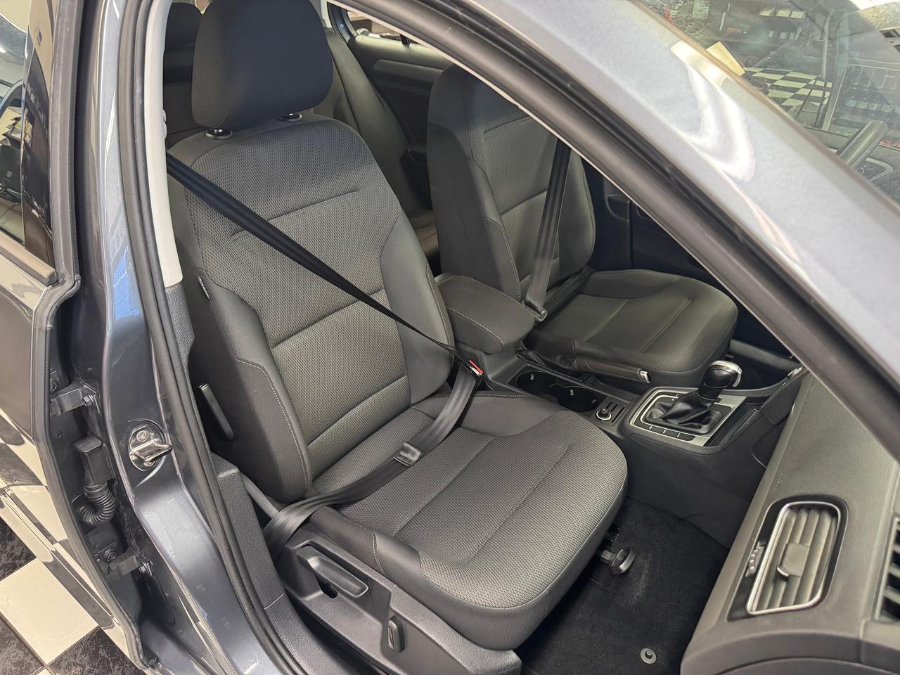 2017 Volkswagen Golf Trendline+Camera+Heated Seats+A/C+CLEAN CARFAX Photo