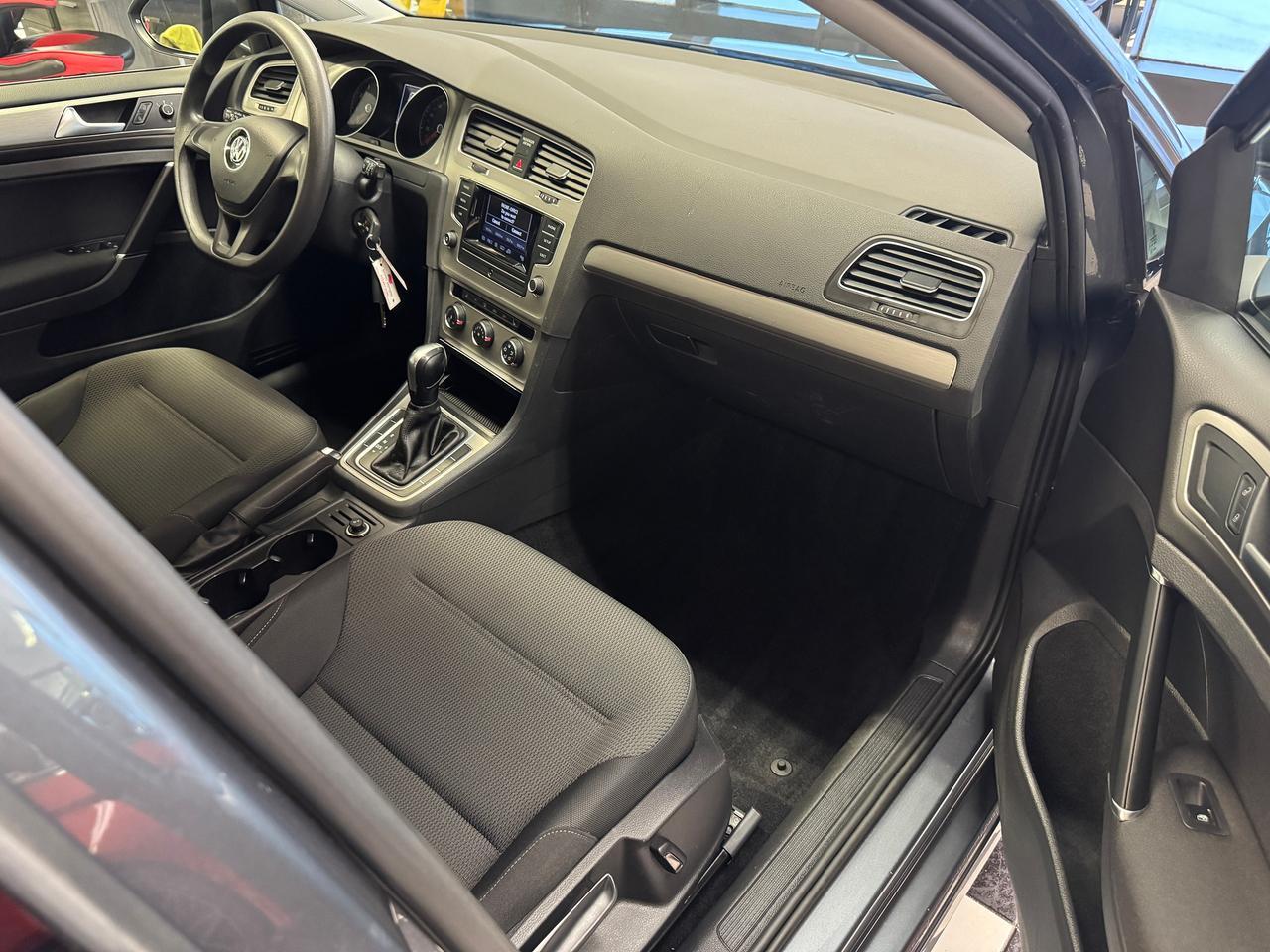 2017 Volkswagen Golf Trendline+Camera+Heated Seats+A/C+CLEAN CARFAX Photo