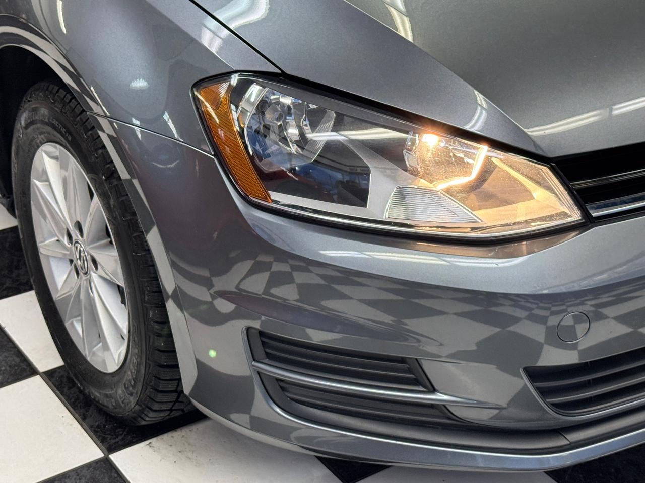 2017 Volkswagen Golf Trendline+Camera+Heated Seats+A/C+CLEAN CARFAX Photo