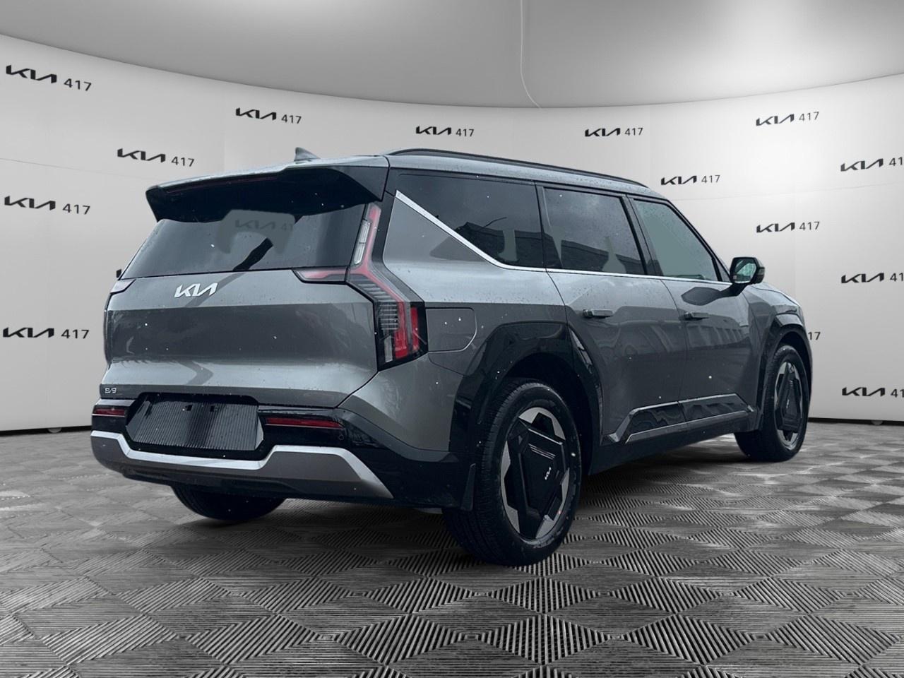 2025 Kia EV9 Land w/Plus Package AWD Photo4